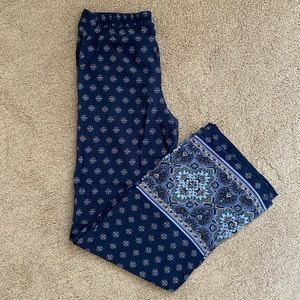 Highwaisted flowy bell bottom navy patterned pants